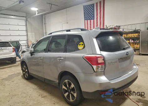 2017 Subaru Forester 2.5I Premium z USA, uszkodzony, nr VIN JF2SJAEC4HH468889